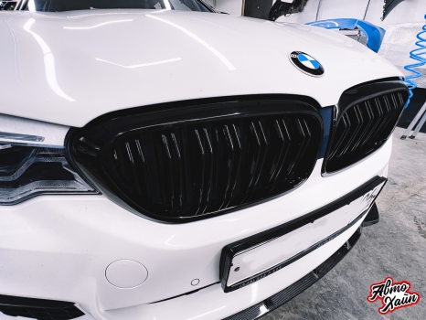 BMW 5 G30. Оклейка крыши и оптики_8