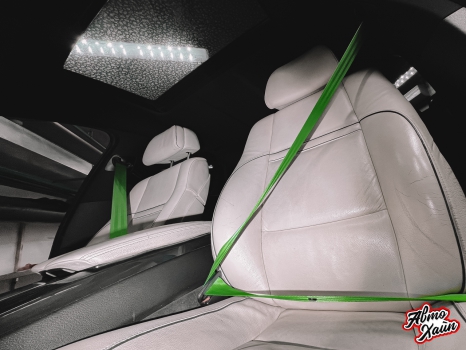 BMW X6. Замена ремней безопасности_4