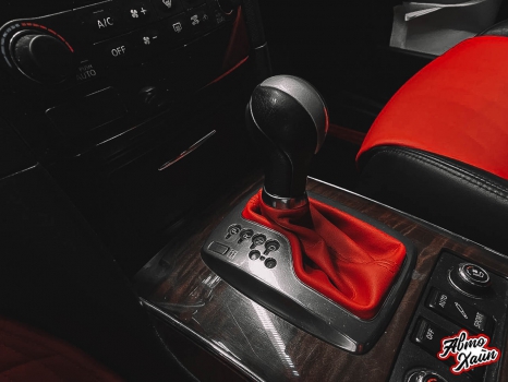 Infiniti FX. Перетяжка элементов салона, пошив ковриков_5