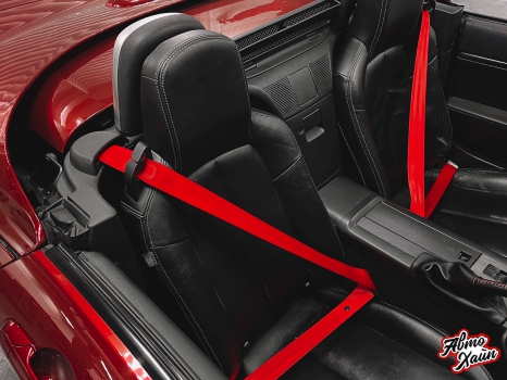 Mazda MX5. Замена ремней безопасности_6