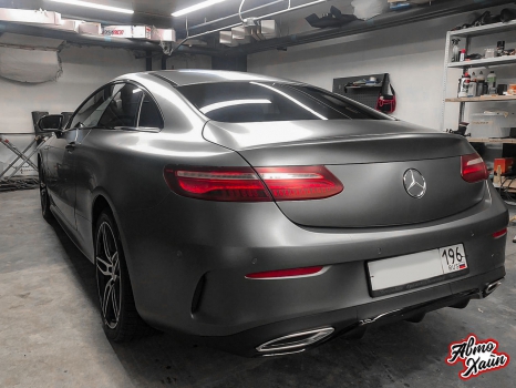 Mercedes-Benz E-класс. Оклейка бамперов_10
