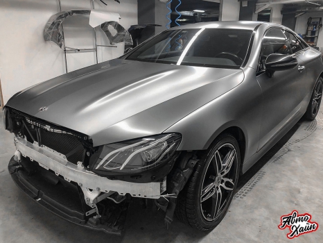 Mercedes-Benz E-класс. Оклейка бамперов_2