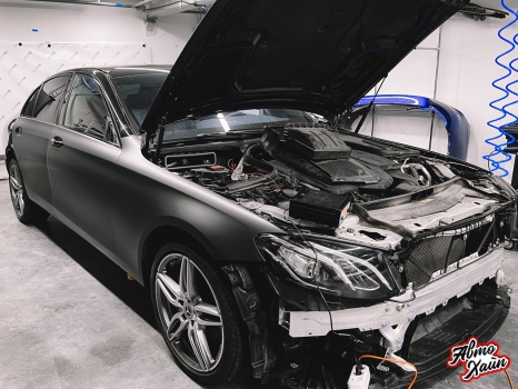 Mercedes-Benz E-class. Оклейка пленкой_3