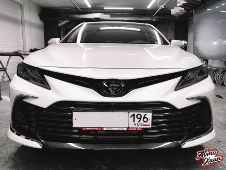 Toyota Camry 70. Антигравийная защита оптики_2