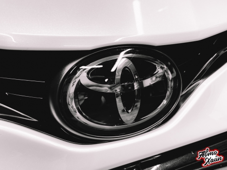 Toyota Camry 70. Антигравийная защита оптики_4