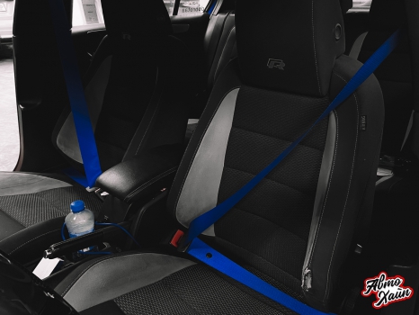 Volkswagen Golf R. Замена ремней безопасности  _7